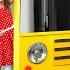 Aventuras De Eva Y El Autobús Escolar Con Amigos